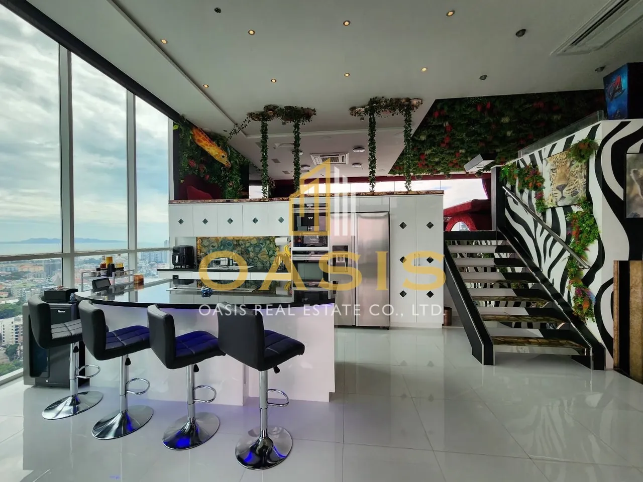Special price, beautiful penthouse with unique style