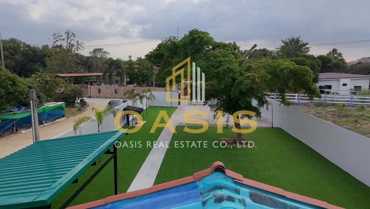 Spacious house with a large garden at a great price