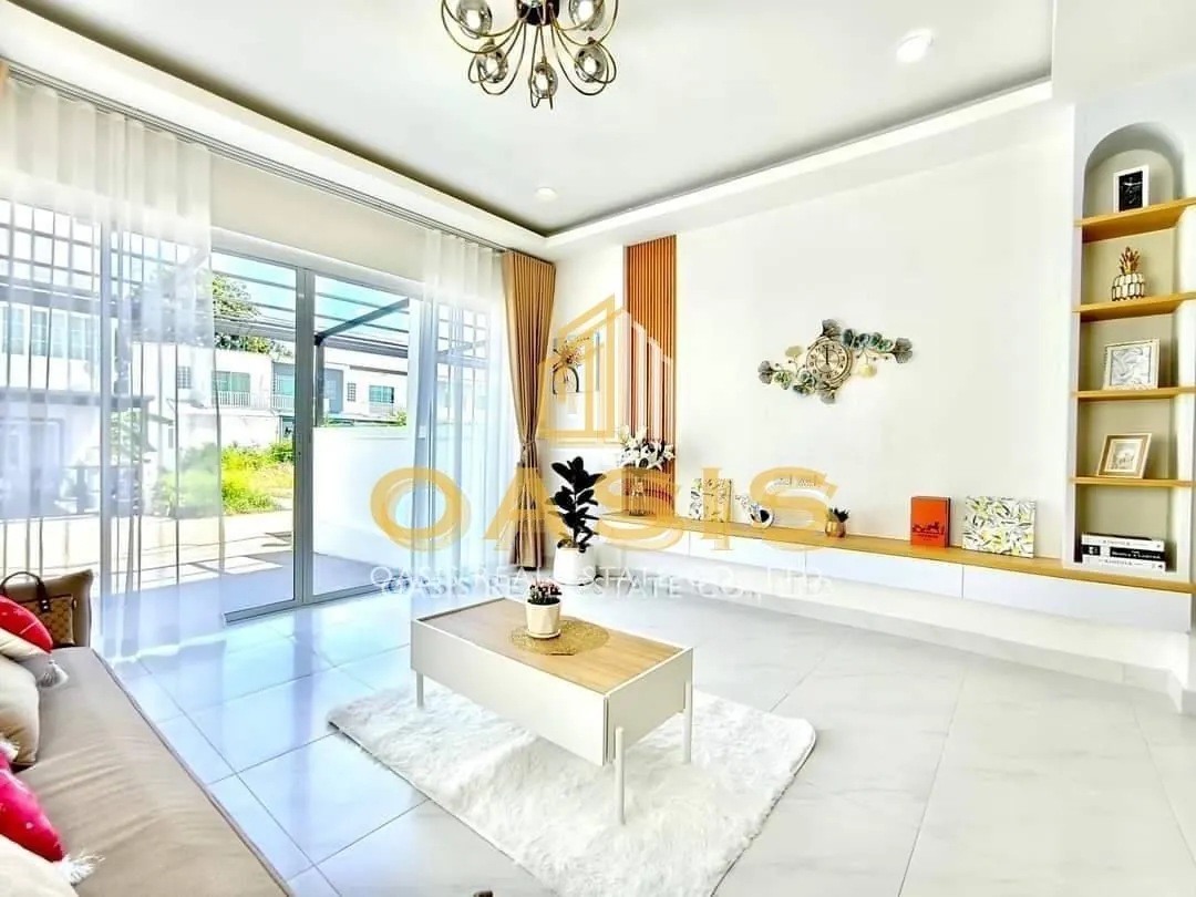 Good price for a modern townhouse, ready to move in...