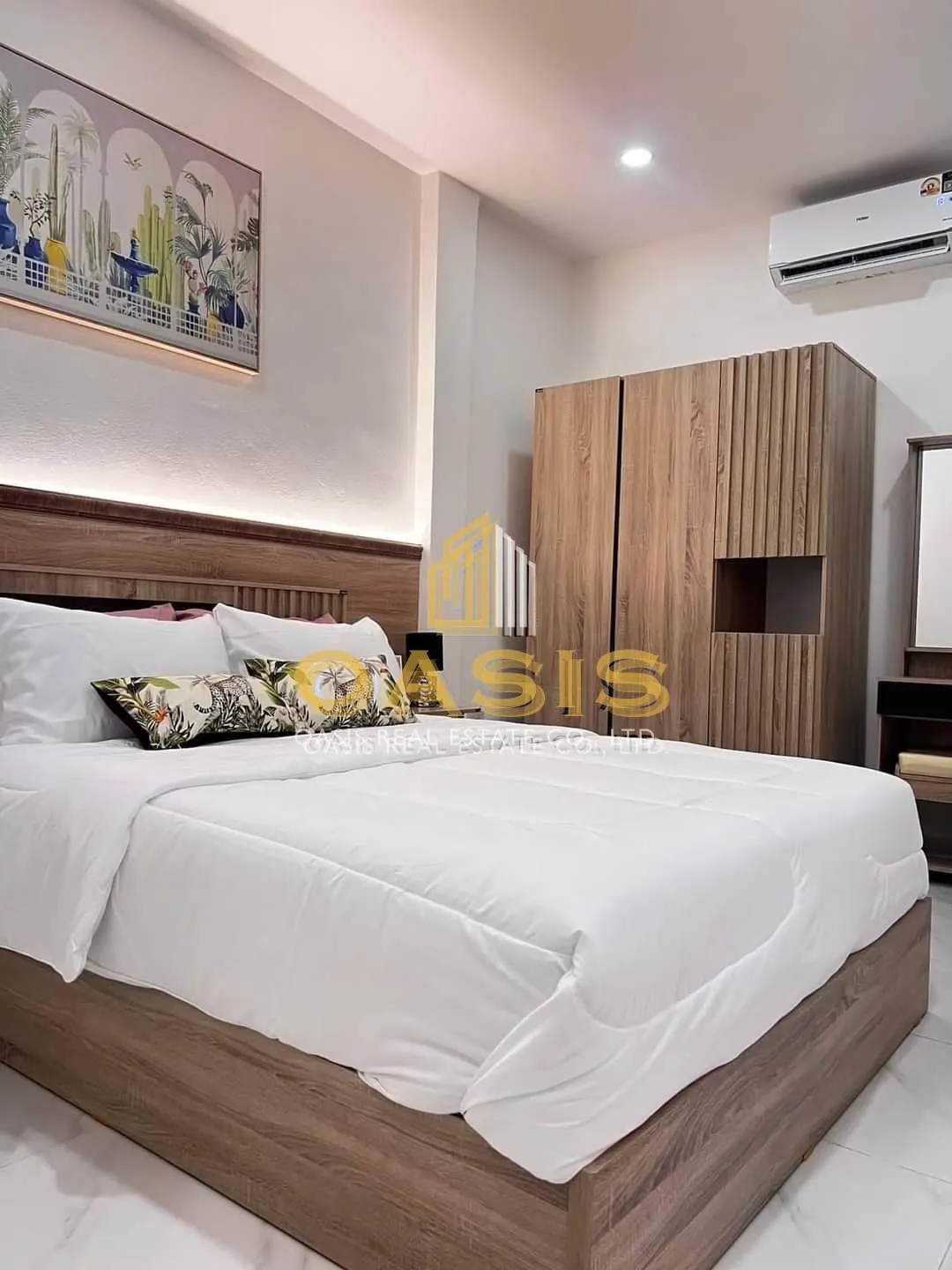 Good price for a modern townhouse, ready to move in...