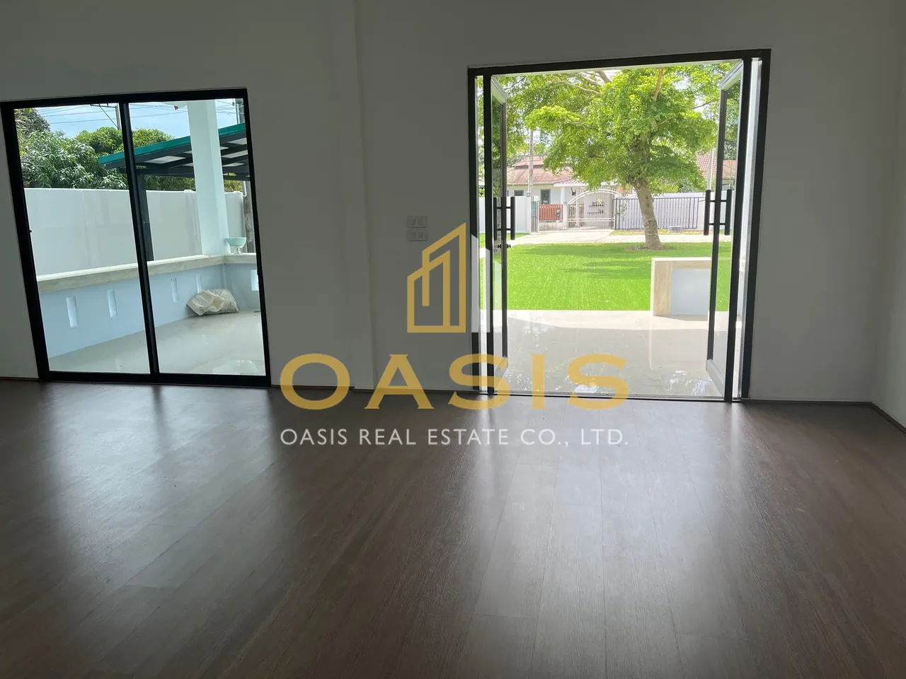 Spacious house with a large garden at a great price