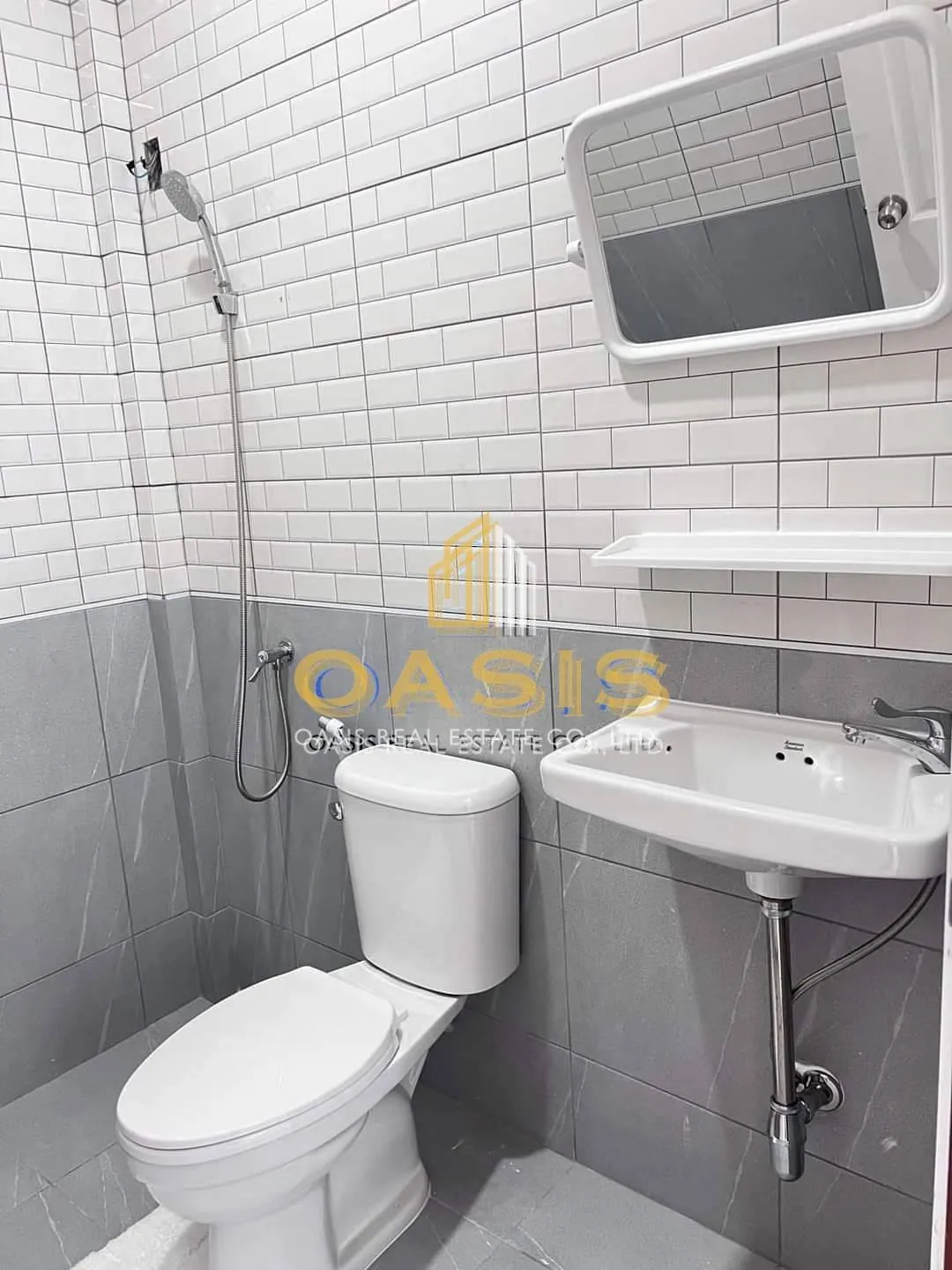 Good price for a modern townhouse, ready to move in...