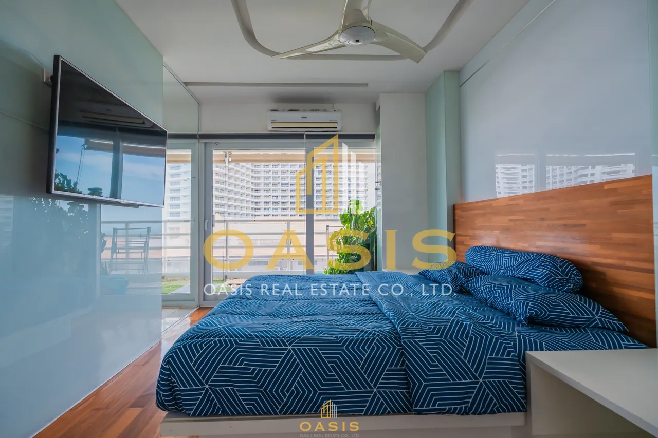 Modern 2 bed in View Talay 5c right at the beach with breathtaking sea views
