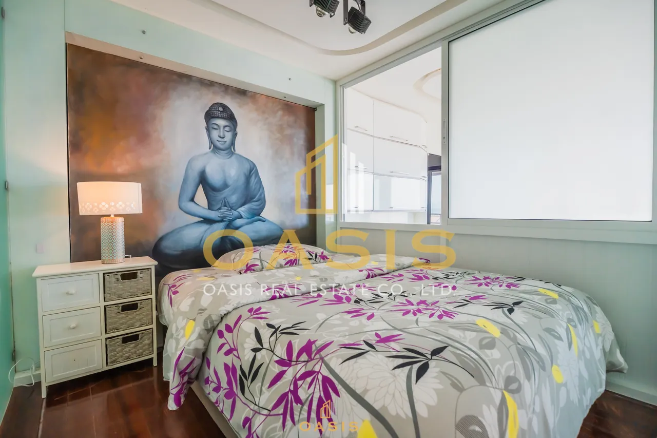 Modern 2 bed in View Talay 5c right at the beach with breathtaking sea views
