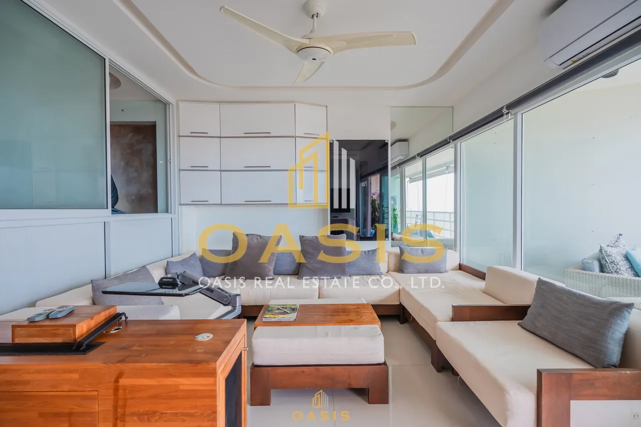 Modern 2 bed in View Talay 5c right at the beach with breathtaking sea views