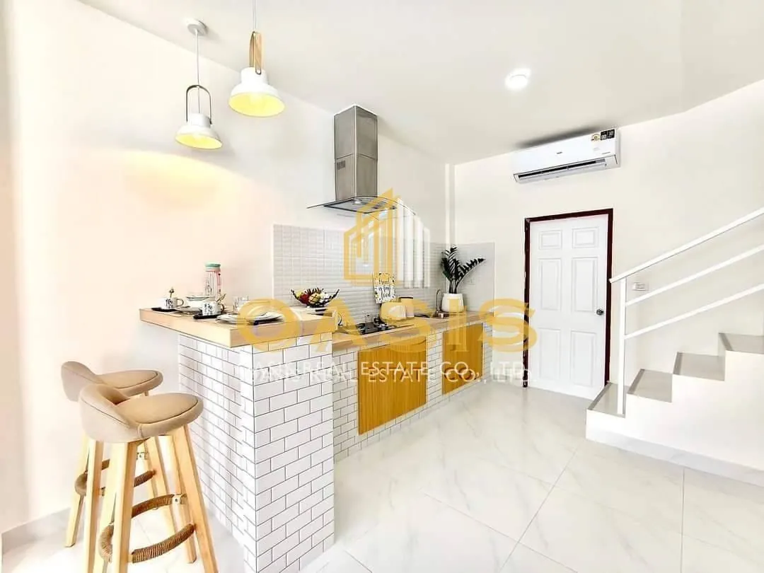 Good price for a modern townhouse, ready to move in...