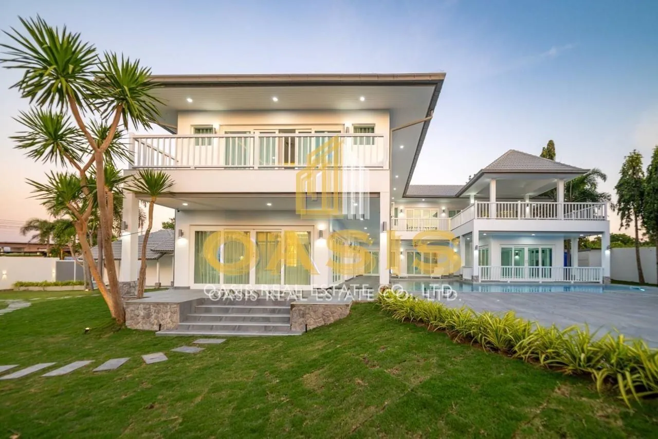 Mountain Views and partial Sea views