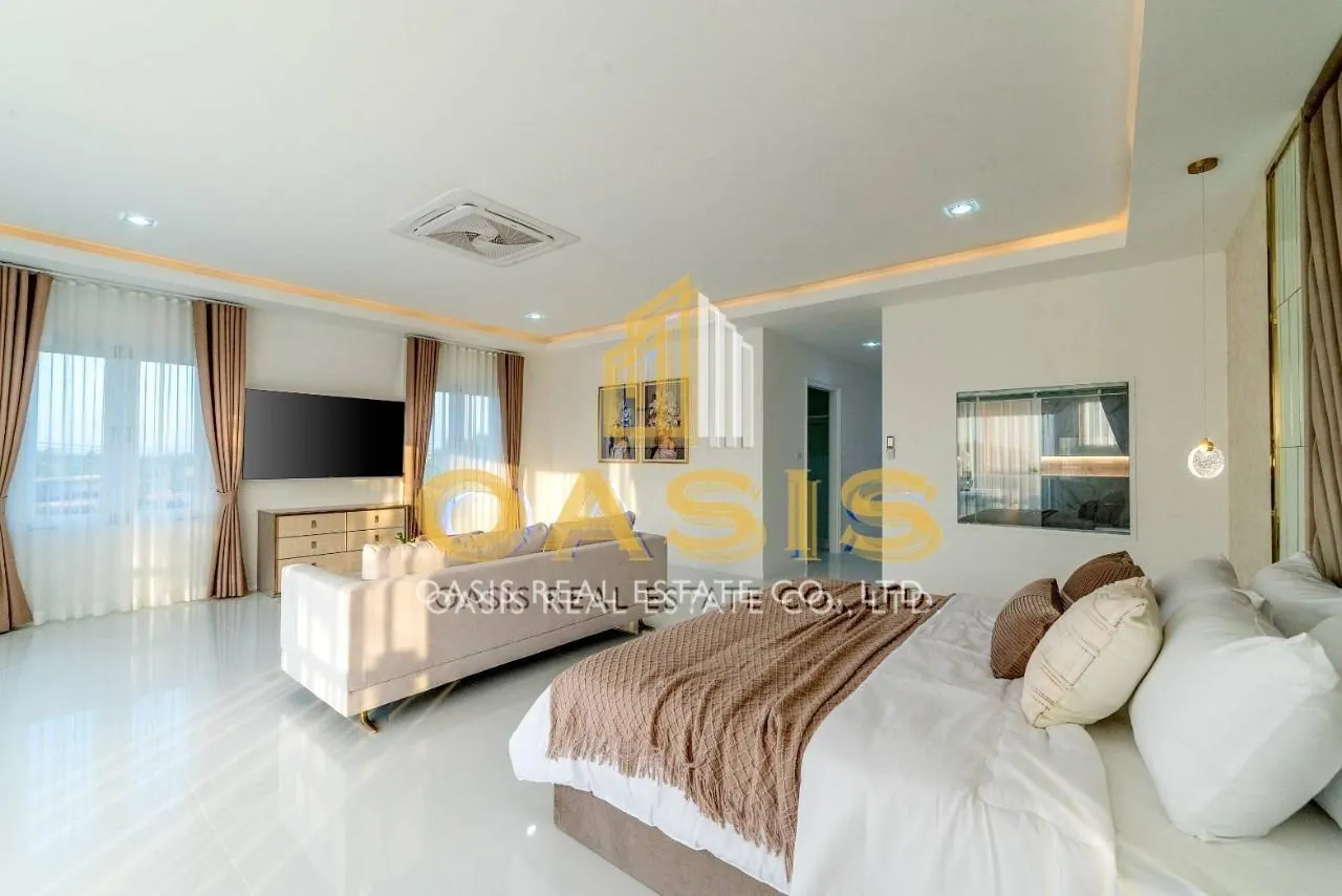 Mountain Views and partial Sea views