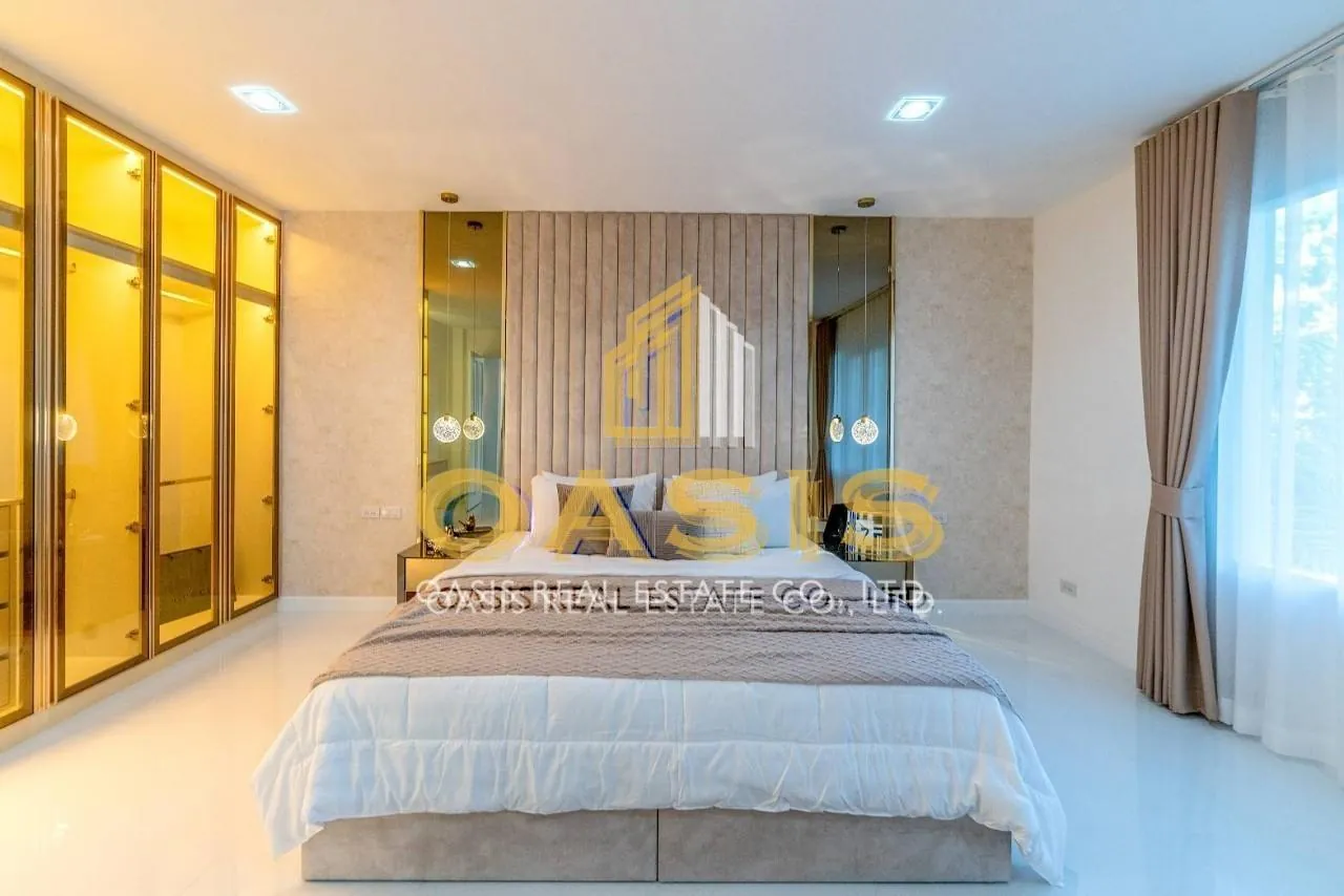 Mountain Views and partial Sea views