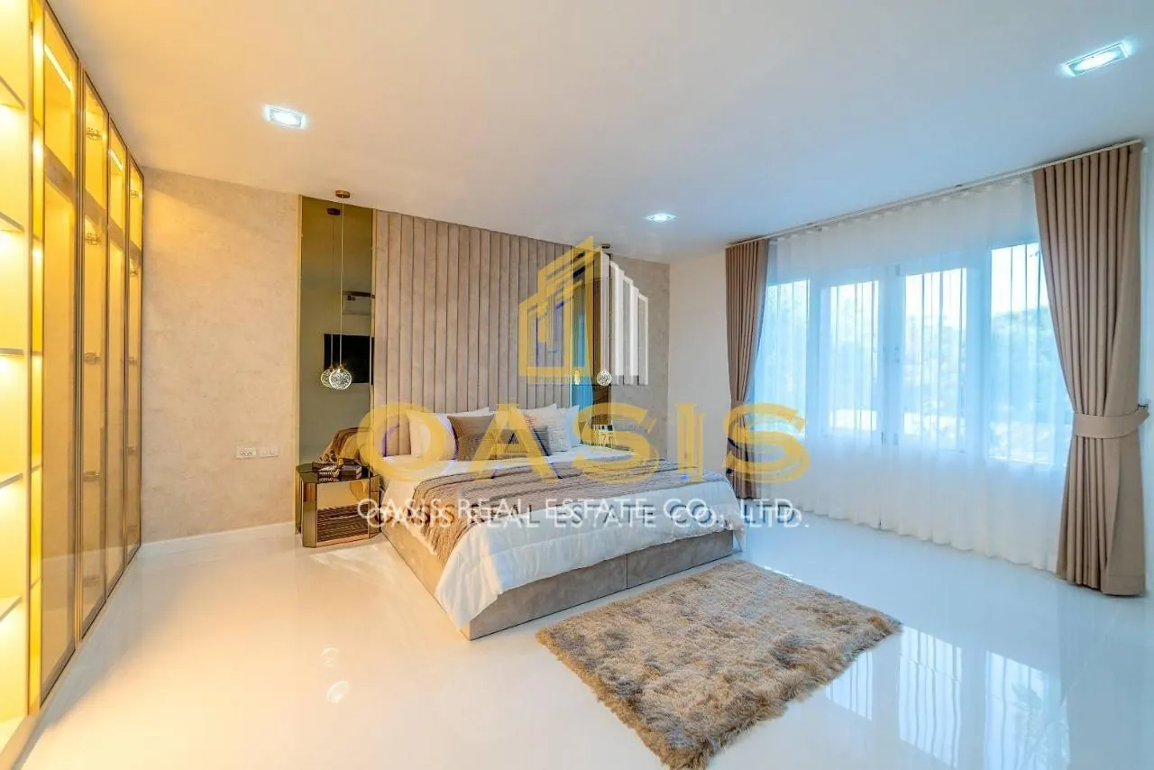 Mountain Views and partial Sea views