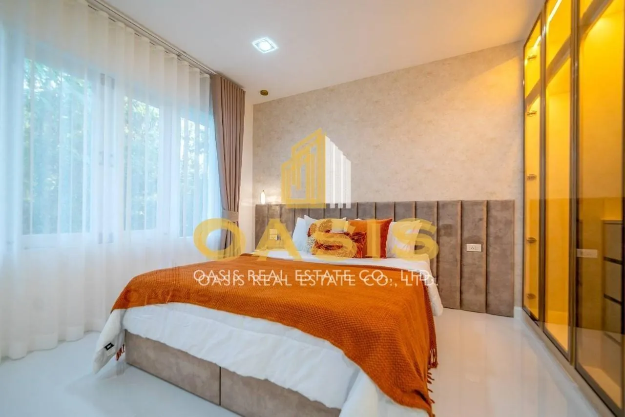 Mountain Views and partial Sea views