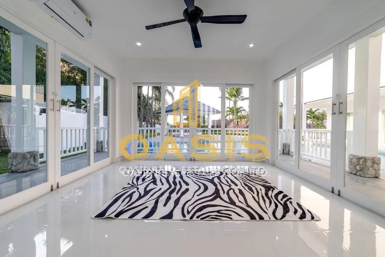 Mountain Views and partial Sea views