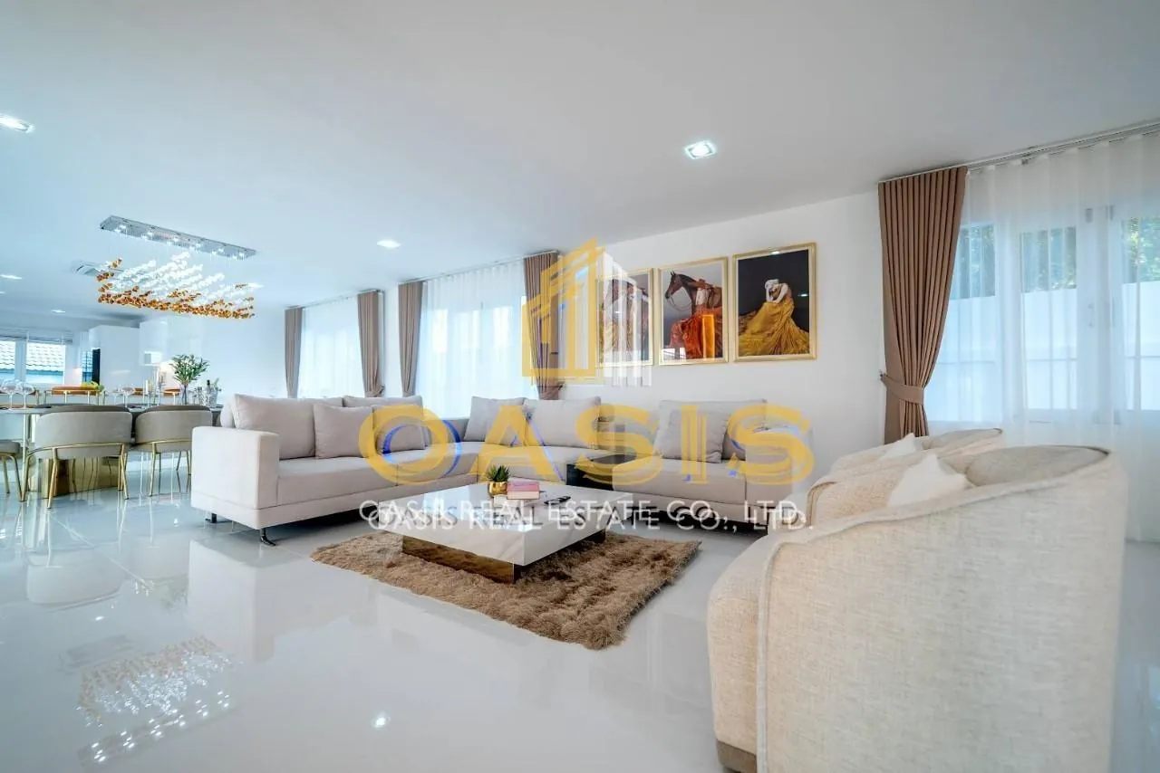 Mountain Views and partial Sea views