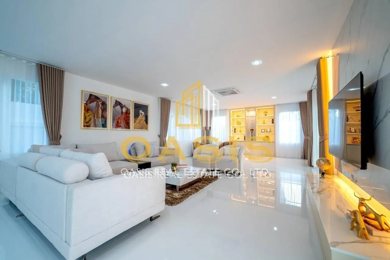 Mountain Views and partial Sea views