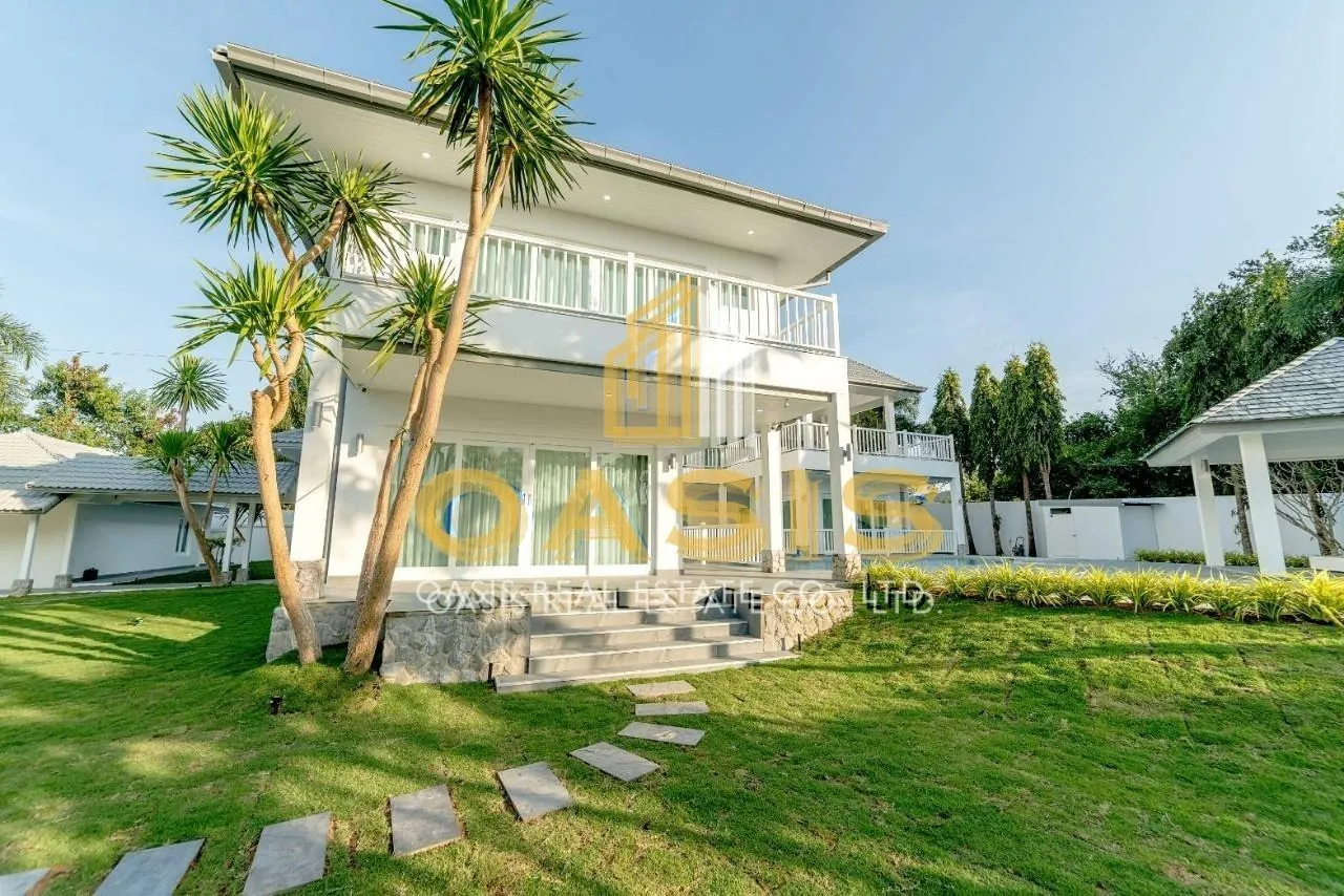 Mountain Views and partial Sea views