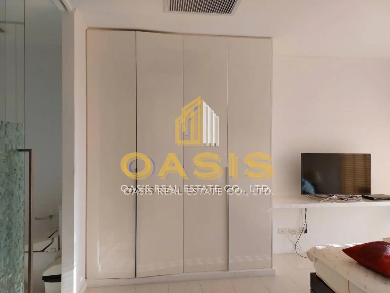 Northpoint ,Discover your dream home in a condo that combines luxury with stunning views !!