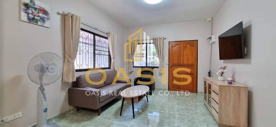 Beautiful house with a hot price that comes with a spacious living area