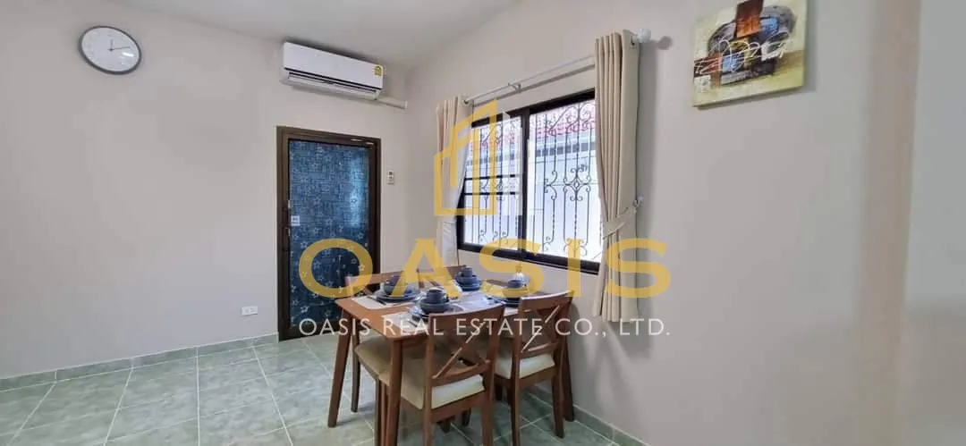 Beautiful house with a hot price that comes with a spacious living area