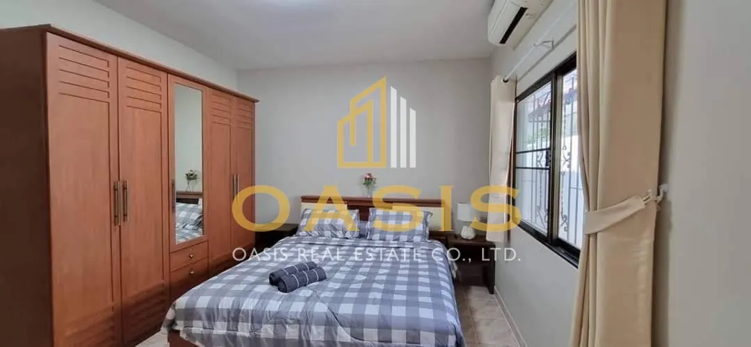 Beautiful house with a hot price that comes with a spacious living area