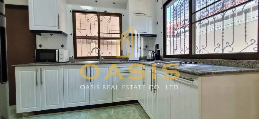 Beautiful  house with a hot price that comes with a spacious living area
