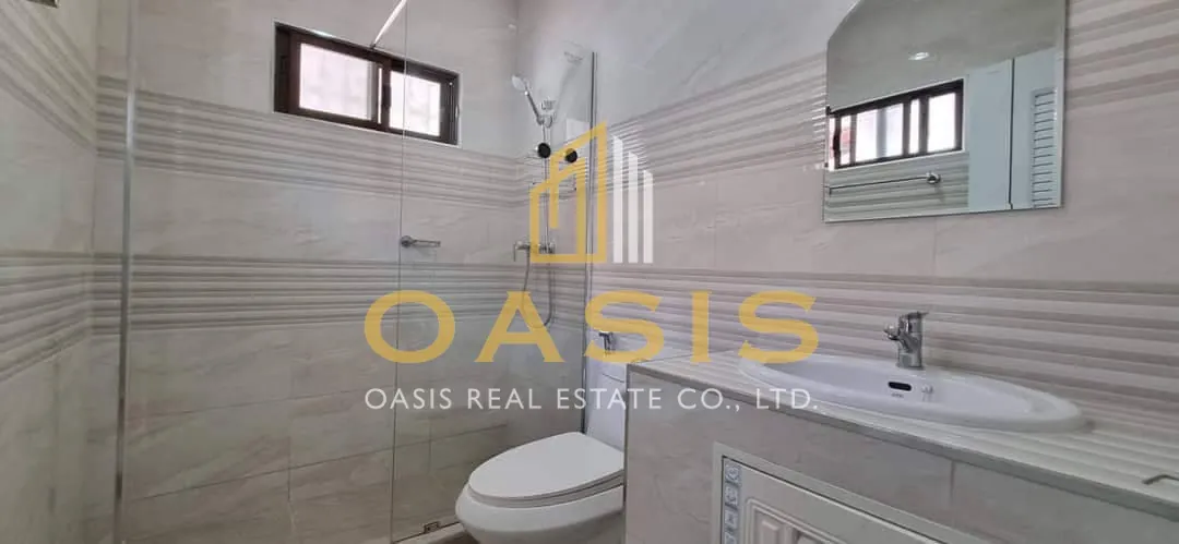 Beautiful  house with a hot price that comes with a spacious living area