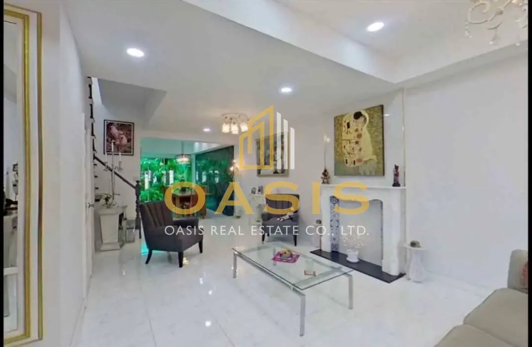 Luxury 4Bedroom Townhouse for Sale in Pratumnak Hill –  600m from the Beach!