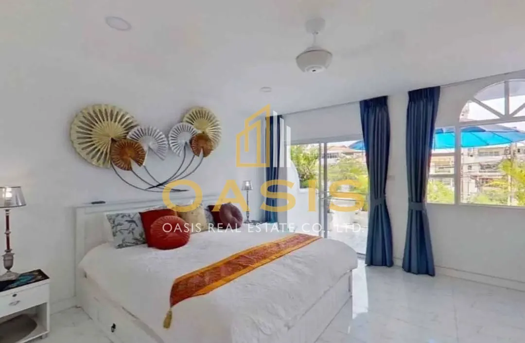 Luxury 4Bedroom Townhouse for Sale in Pratumnak Hill – 600m from the Beach!