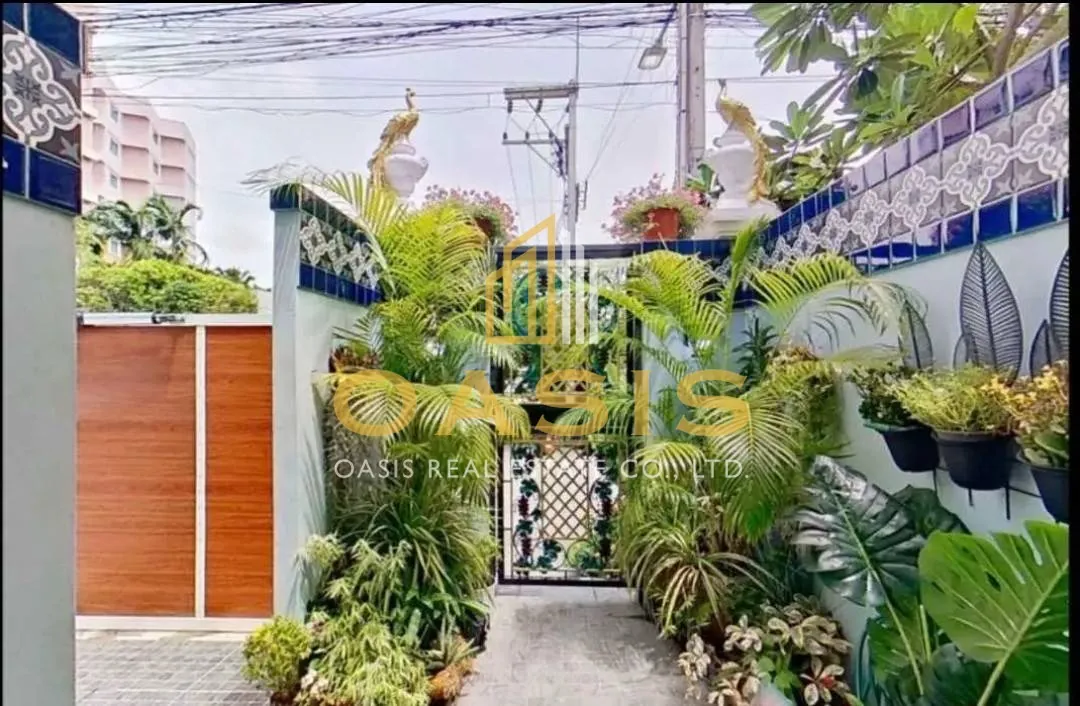Luxury 4Bedroom Townhouse for Sale in Pratumnak Hill – 600m from the Beach!