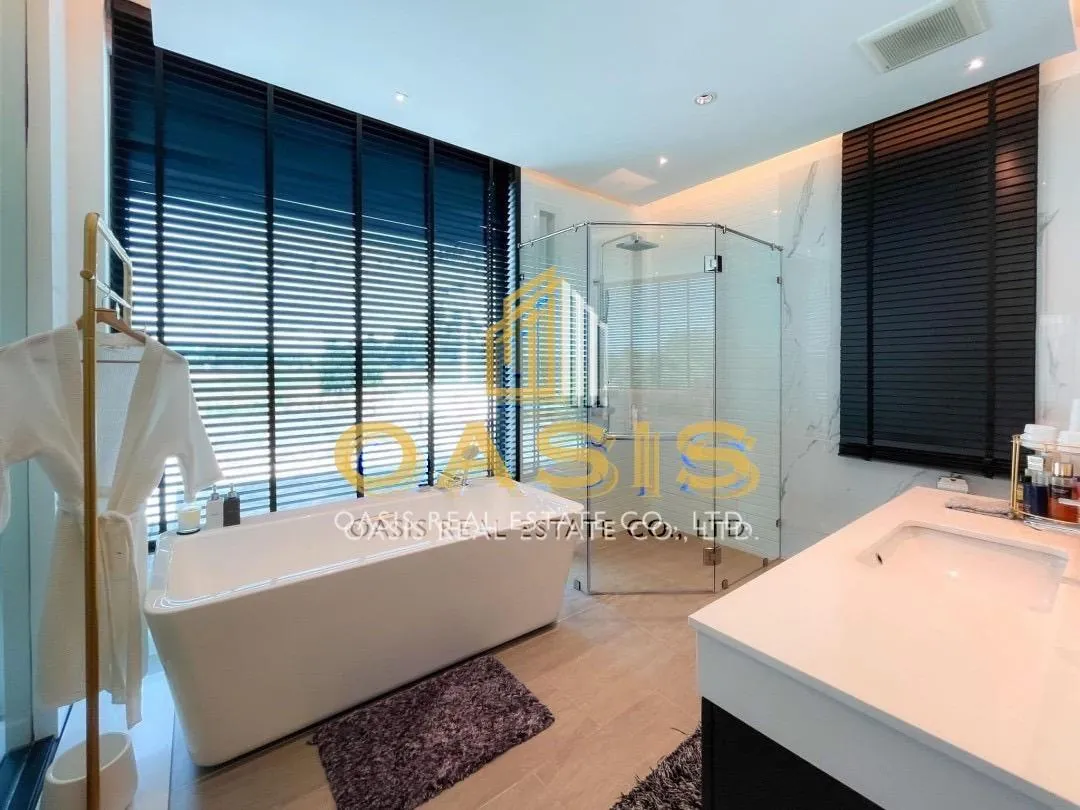 Beautiful luxury Corner Plot Pool Villa in the prestige Pattaya Prime Village