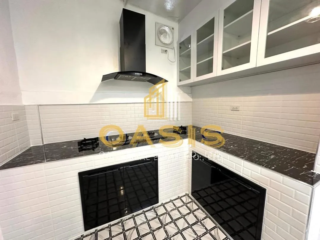 Corner Unit Townhome in Pronthep 7 – Move-In Ready!