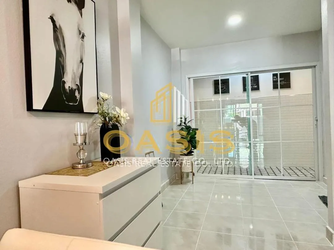 Corner Unit Townhome in Pronthep 7 – Move-In Ready!