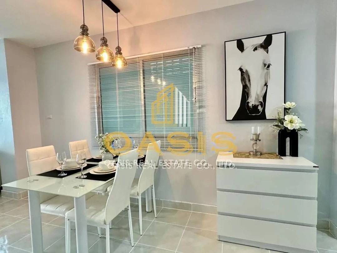 Corner Unit Townhome in Pronthep 7 – Move-In Ready!