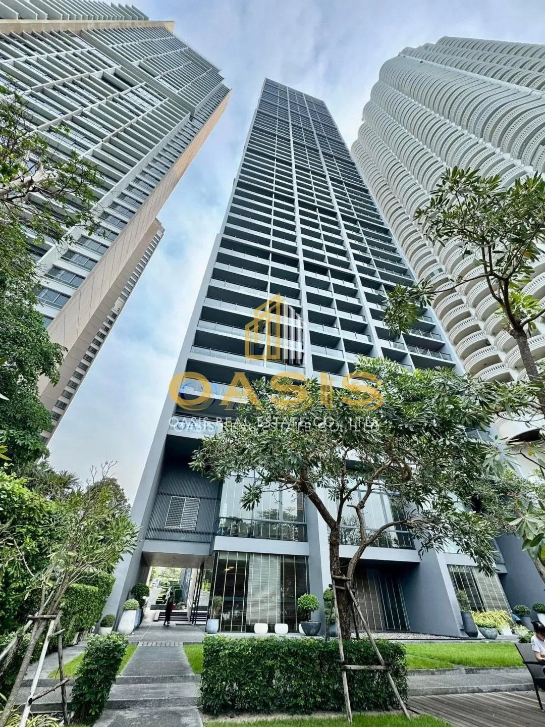  ZIRE Wongamat – Beachfront Luxury Living Awaits You!