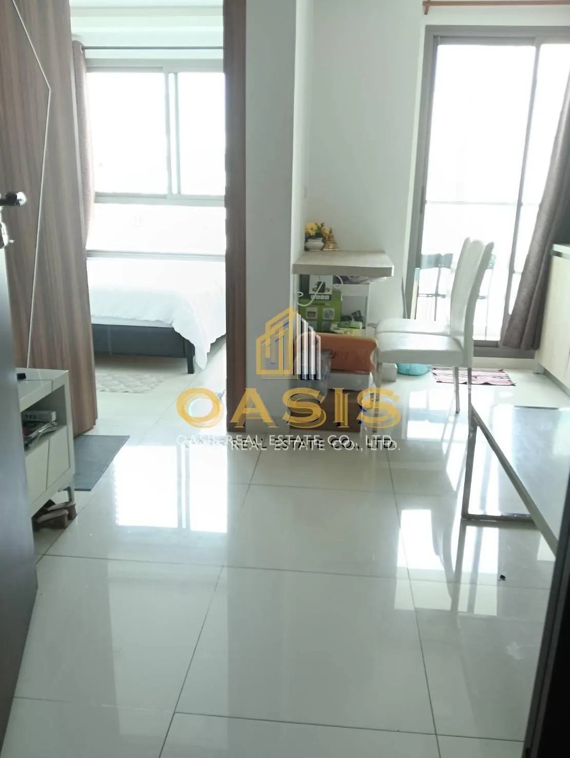 Arcadia Beach Resort – A resort-style condominium with a stunning pool view