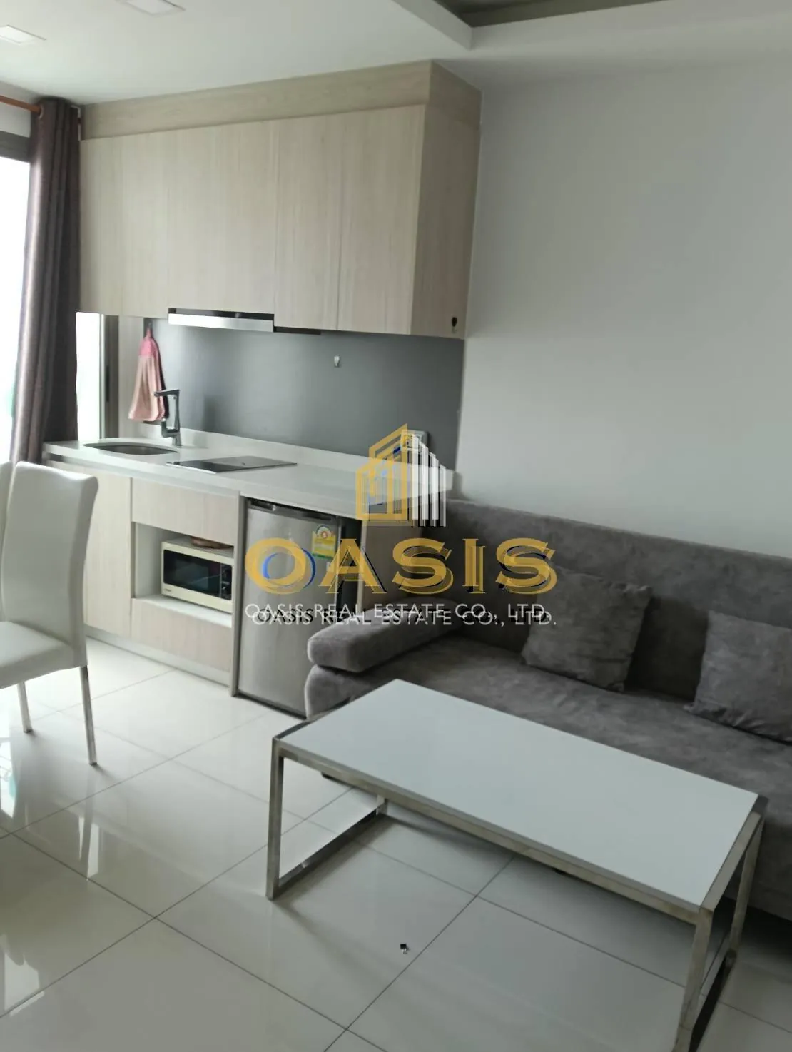 Arcadia Beach Resort – A resort-style condominium  with a stunning pool view