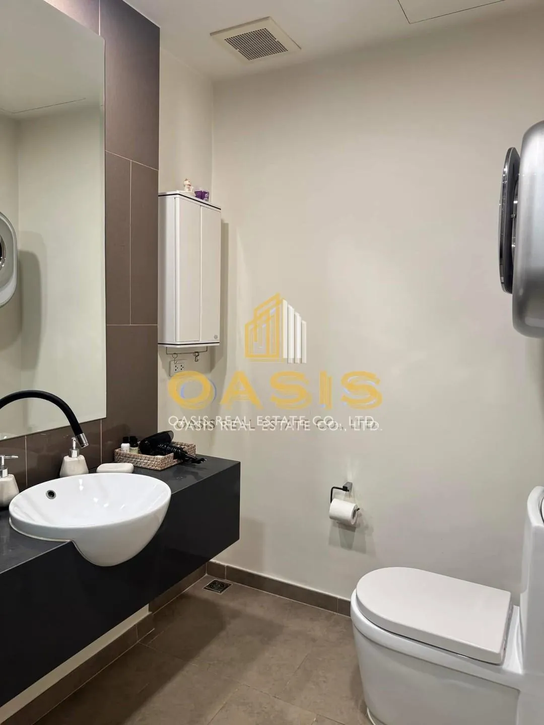  ZIRE Wongamat – Beachfront Luxury Living Awaits You!
