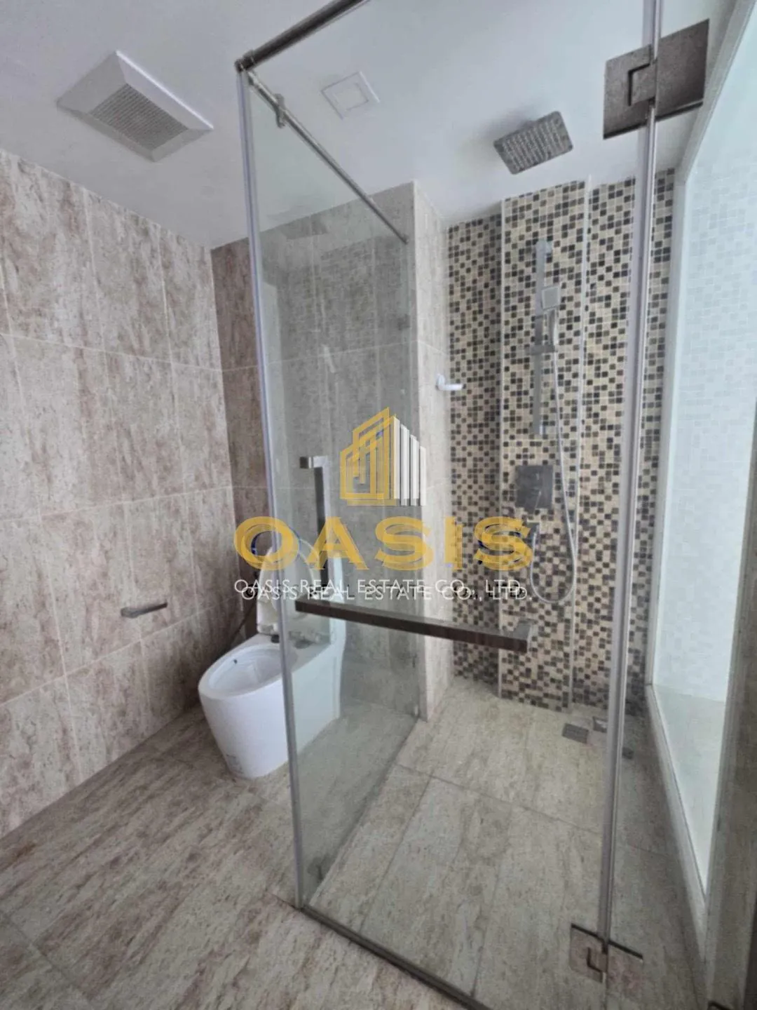 Grand Avenue Residence - Modern 1 Bedroom Condo with Pool View