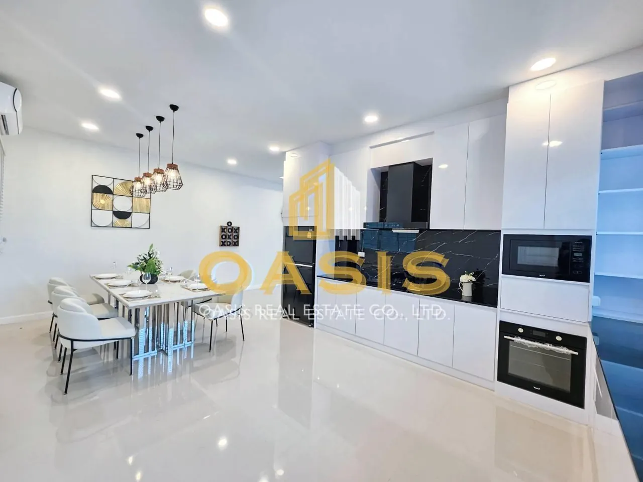 Only 1 Unit Left ! Corner Plot Home in Pattaya