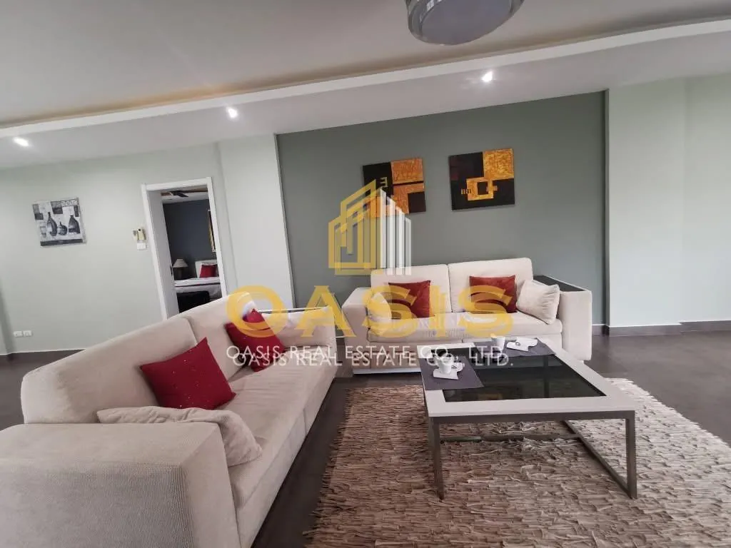 Pool View Condo For Sale at Tudor Court – Pratumnak