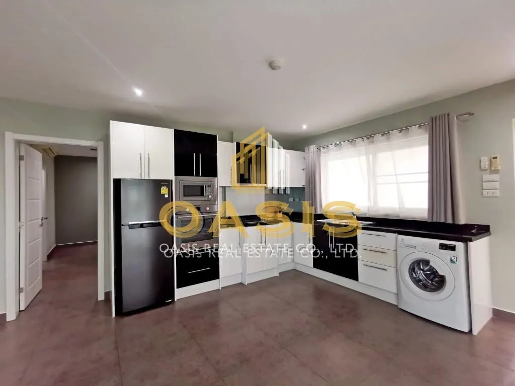Pool View Condo For Sale at Tudor Court – Pratumnak