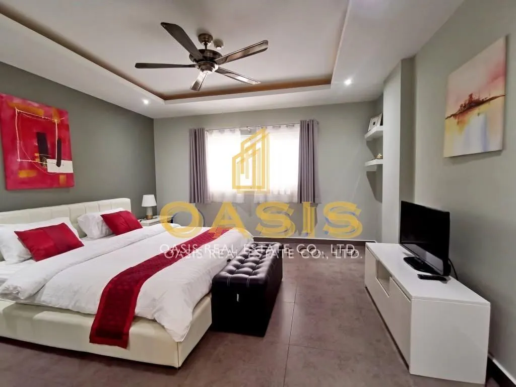 Pool View Condo For Sale at Tudor Court – Pratumnak