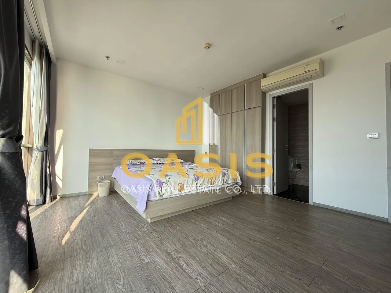 Cetus Beachfront Pattaya ,a high-rise luxury condominium located right on Jomtien Beach