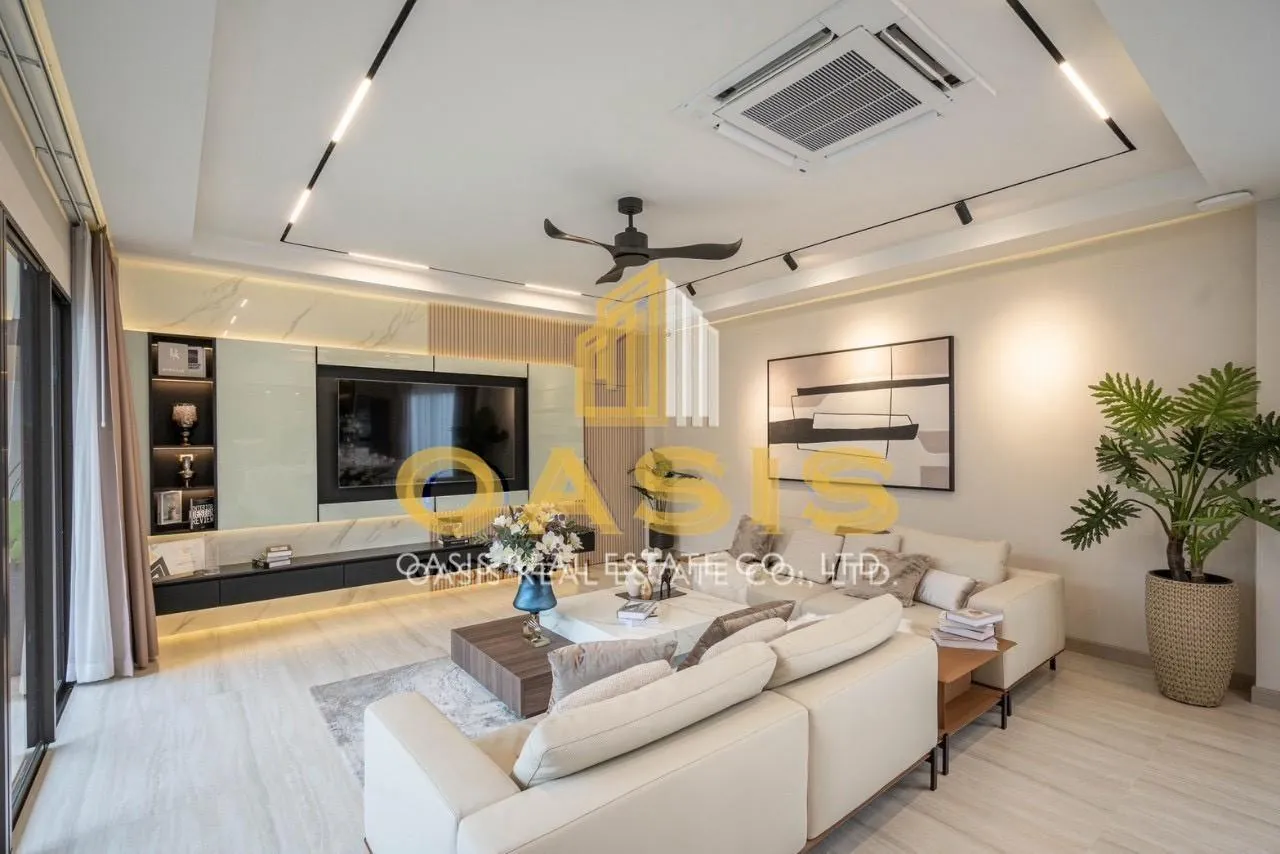 Luxury Pool Villa for Sale — Prestigious Living in Pattaya