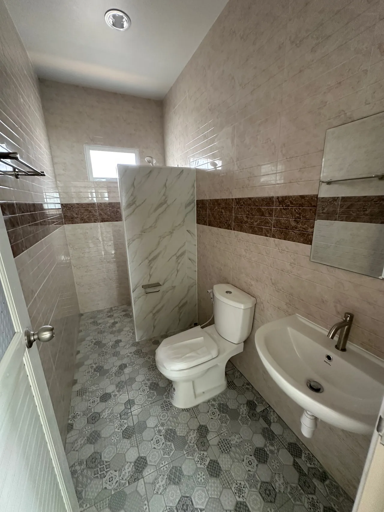 Ready-to-Move-In Single House with Complete Functions on 50 sq.wah Land