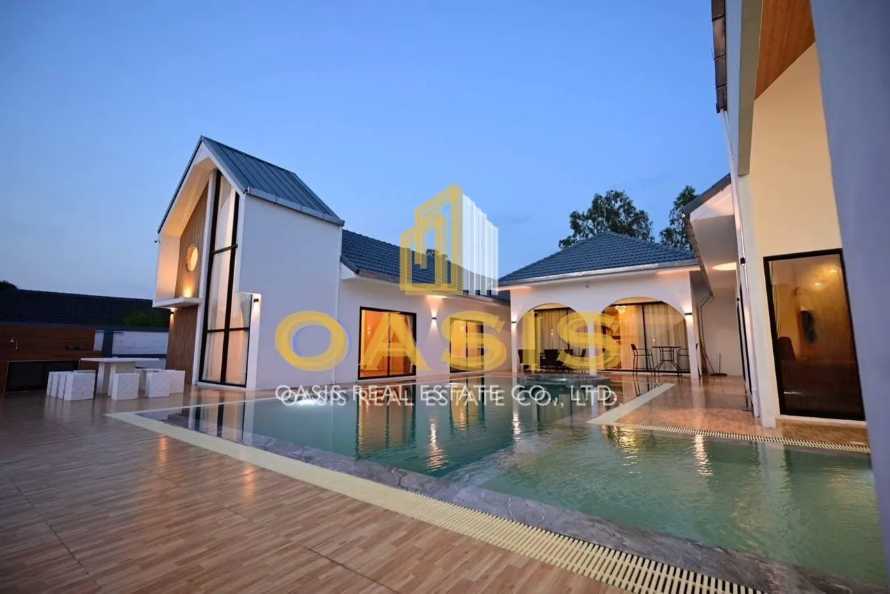 Luxury 4 Bedroom Pool villa Phonenix Golf Course for sale