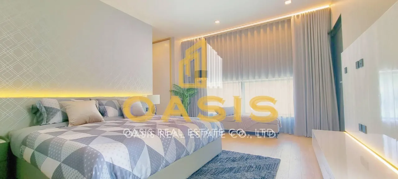 Exclusive Luxury Villas on a Scenic Hillside