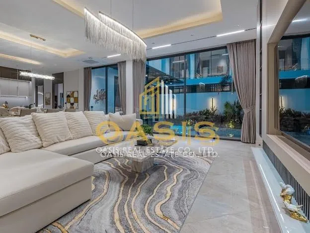 Two Luxurious Pool Villas located in the heart of Pattaya, Theprasit