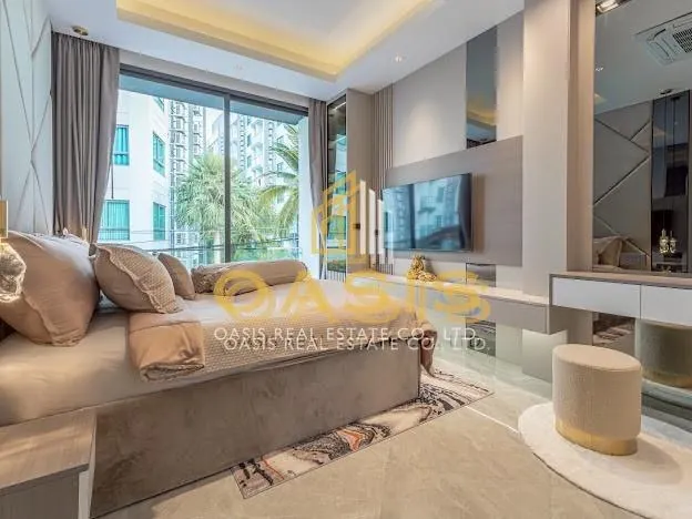 Modern Luxury Pool Villa located in a prime area of Pattaya on Thappraya Road