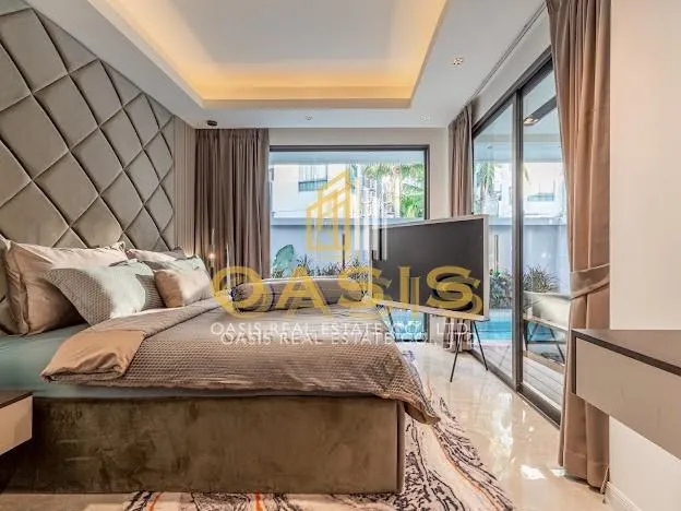 Modern Luxury Pool Villa located in a prime area of Pattaya on Thappraya Road