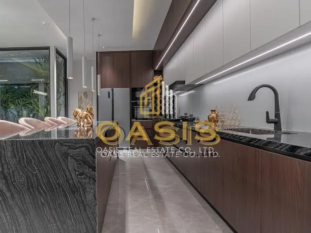 Two Luxurious Pool Villas located in the heart of Pattaya, Theprasit
